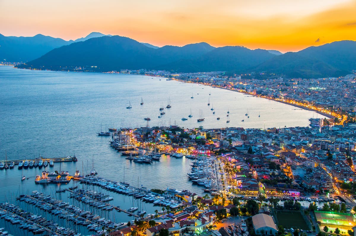 Türkiye’de sürat teknesi ile deniz taksisi çarpışan İngiliz turist hayatını kaybetti.