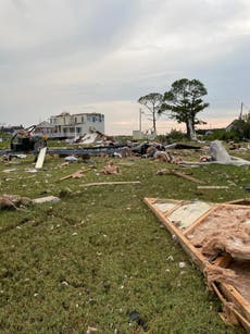 Waterspout destroys several homes on Maryland island