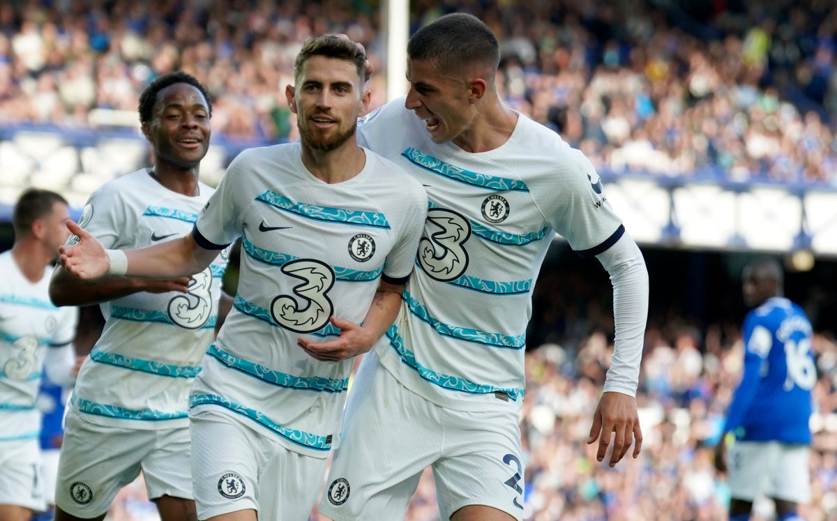 Jorginho penalty earns Chelsea victory over Everton in game marred by Ben Godfrey injury