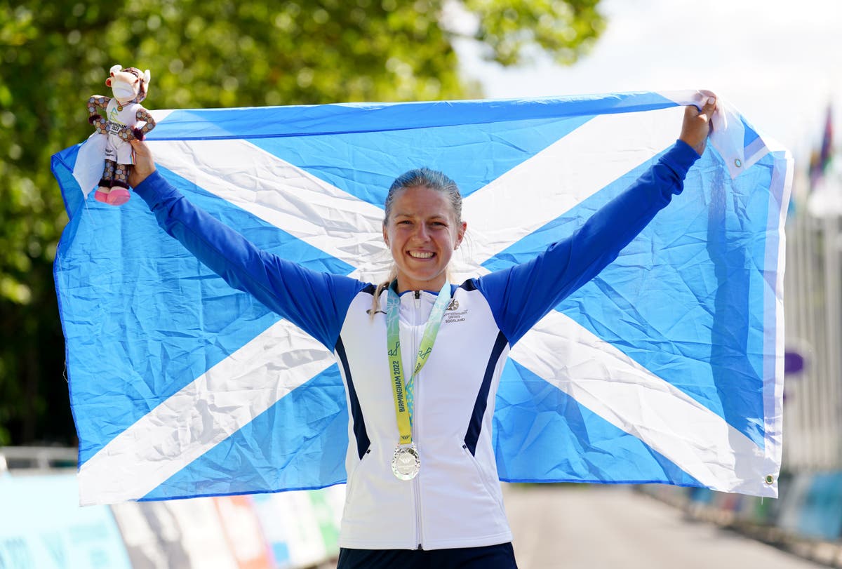 Neah Evans takes silver in Commonwealth Games women’s road race