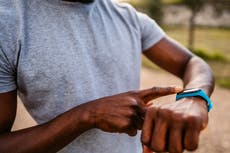 Fitness trackers motivate people to walk 40 minutes extra per day, study finds