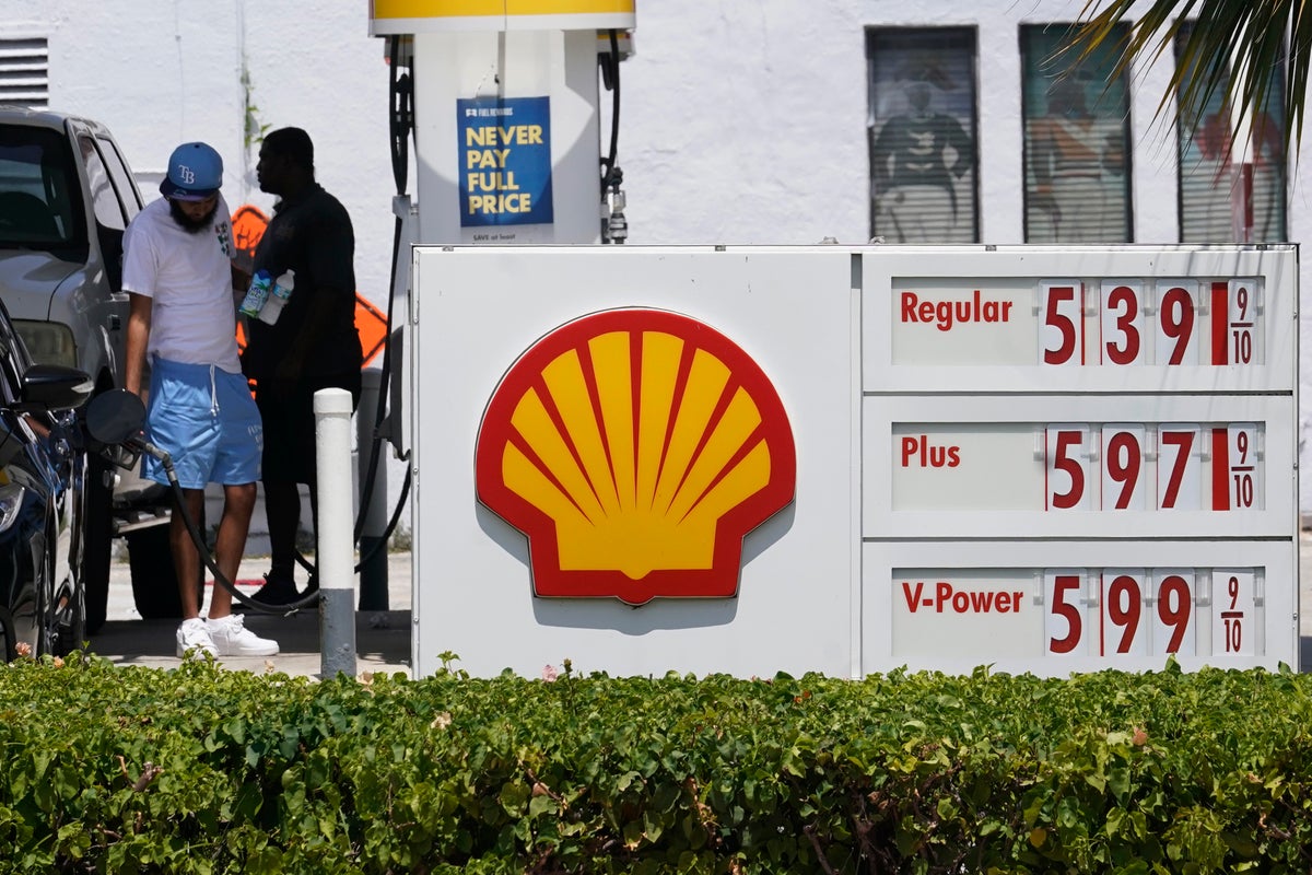 Shell records £8bn profit as Britons face soaring bills and threat of blackouts