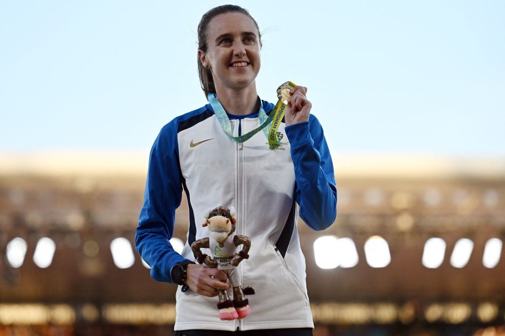Laura Muir celebrates her gold on the final day of athletics in Birmingham