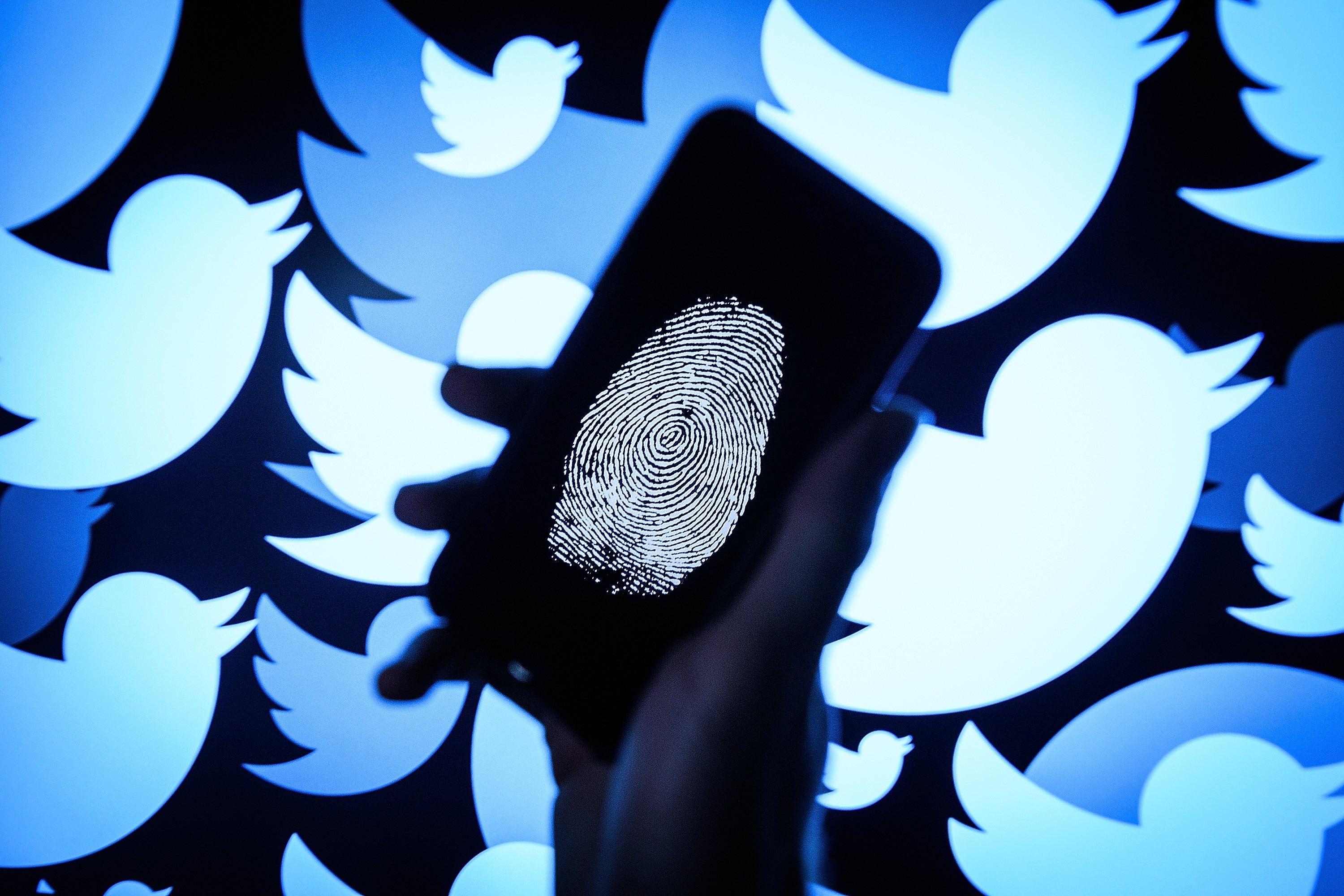 Celebrity Twitter accounts hit by hackers - CNET