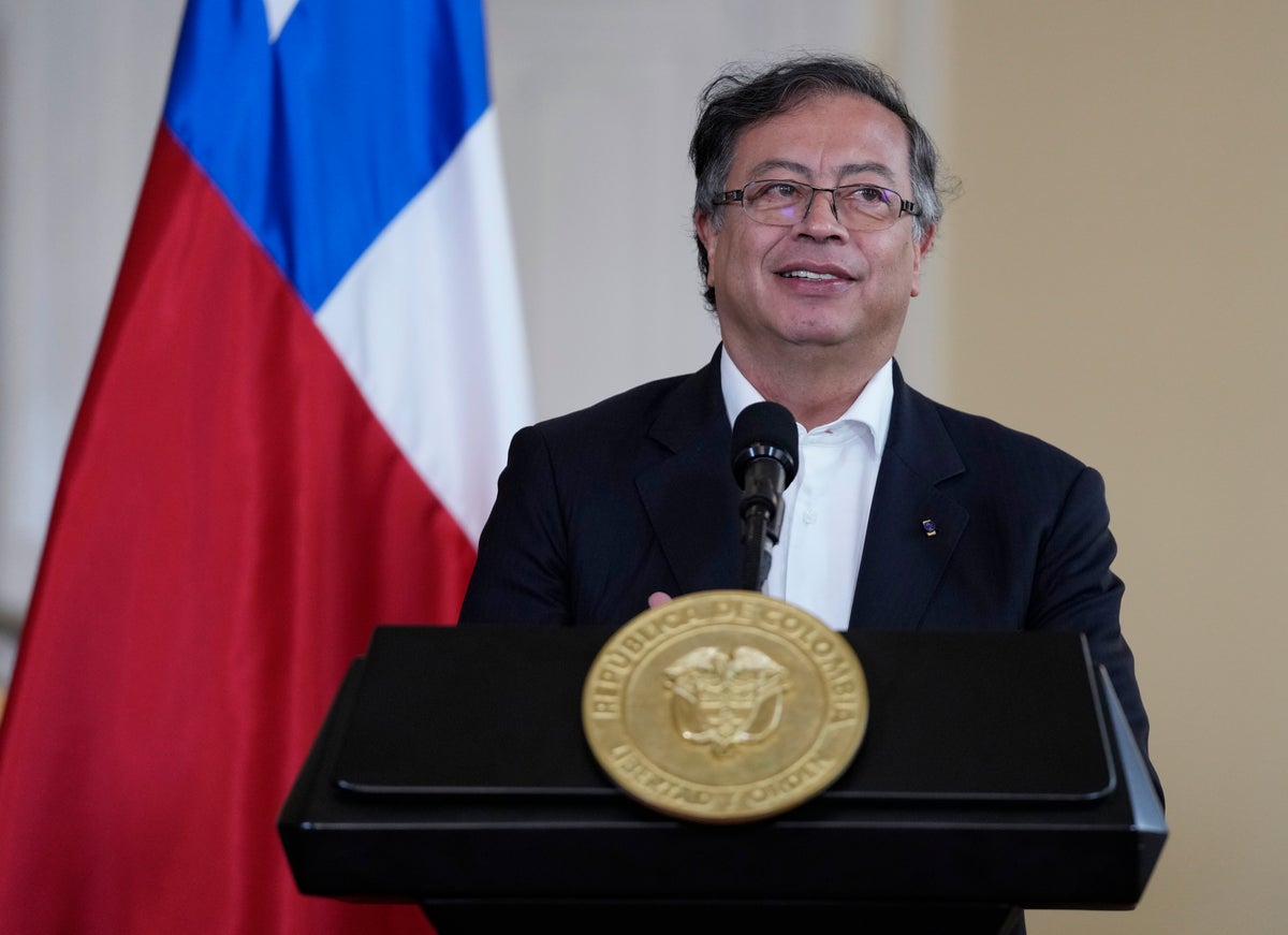 Kolombiya'nın solcu cumhurbaşkanı iddialı vergi planı sunuyor