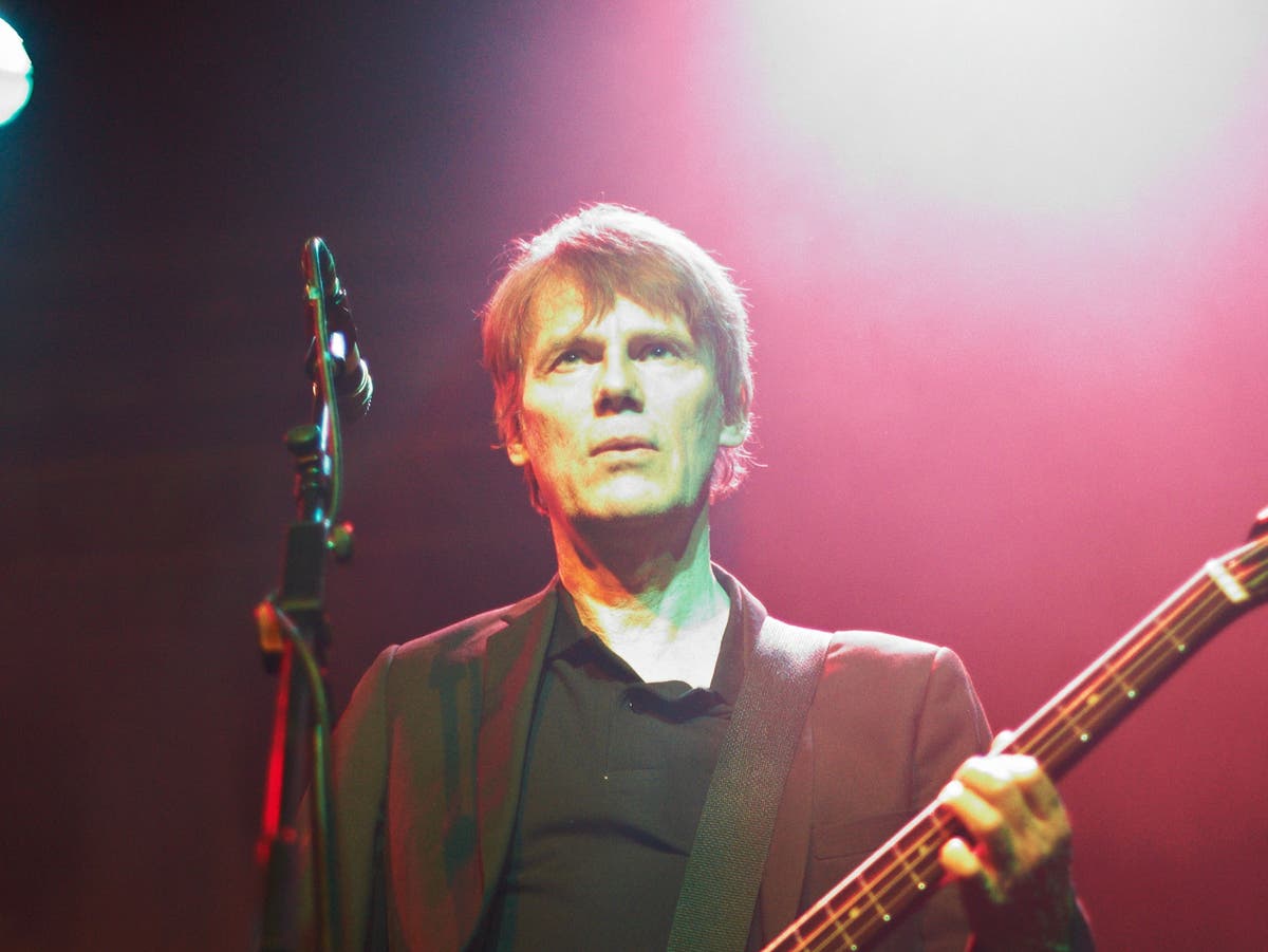 Darryl Hunt death: The Pogues bass player dies aged 72 Darryl Hunt death: The Pogues bass player dies aged 72