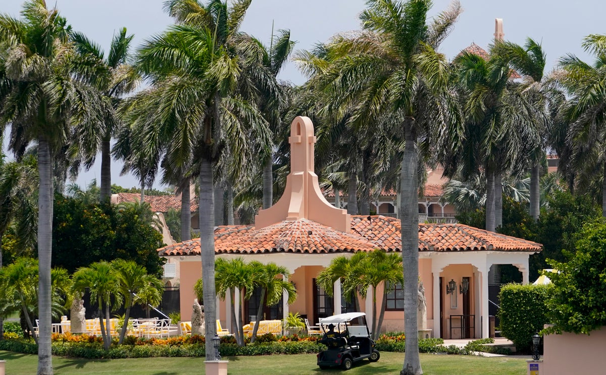 Trumpworld informant reportedly told FBI about classified docs at Mar-a-Lago