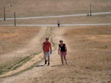 UK weather: Temperatures to hit 30C ahead of amber warning for extreme heat