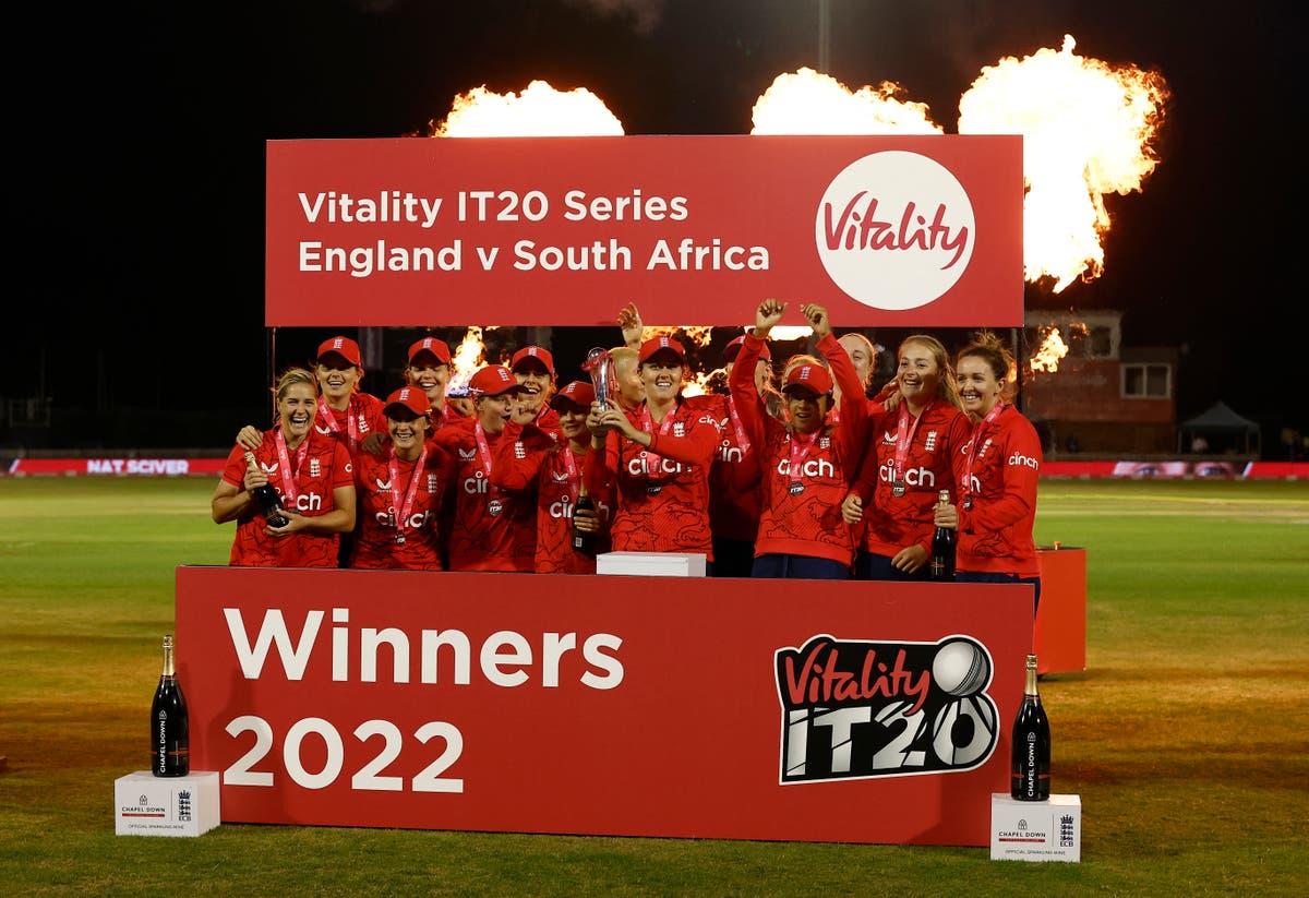 Women’s cricket ‘definitely on an upwards trend’, Anya Shrubsole claims Women’s cricket ‘definitely on an upwards trend’, Anya Shrubsole claims