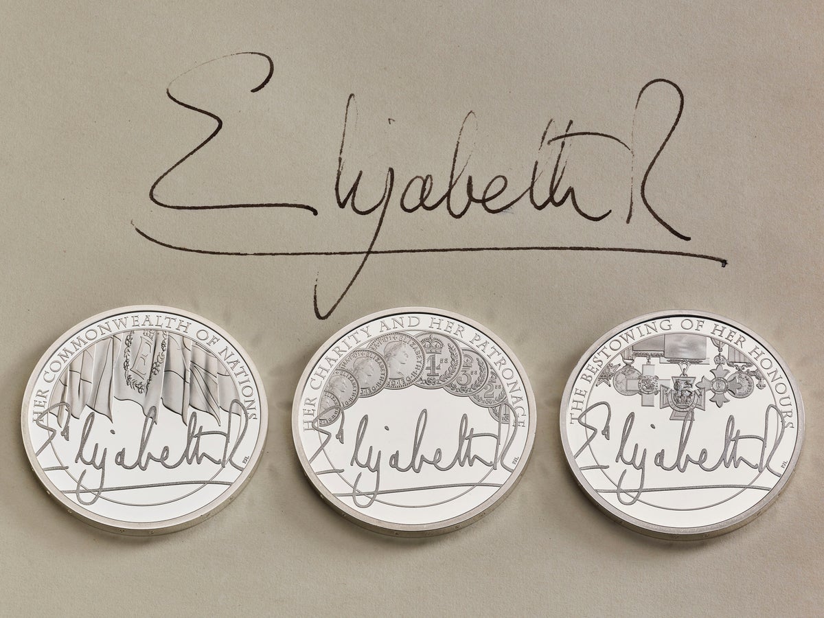 Royal Mint coin featuring Queen’s signature goes on sale for £2,865