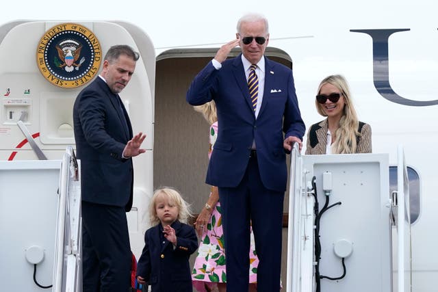 <p>President Biden salutes as he and his family get ready to travel to South Carolina</p>