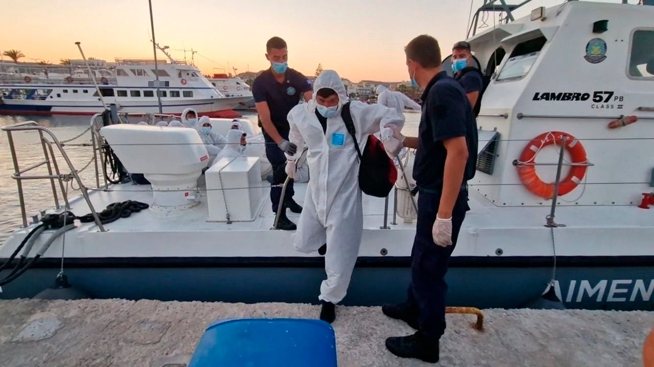 Grecia Sigue Buscando A Migrantes Desaparecidos En Naufragio ...