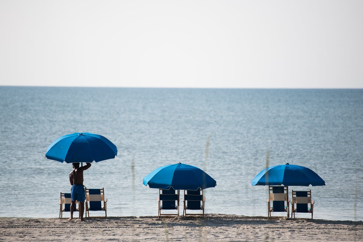 Güney Carolina'da plaj şemsiyesi tarafından kazığa geçirilen kadın öldürüldü