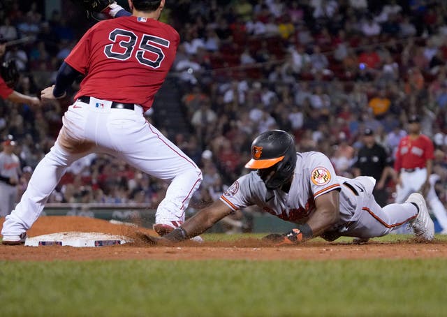 ORIOLES-MEDIAS ROJAS