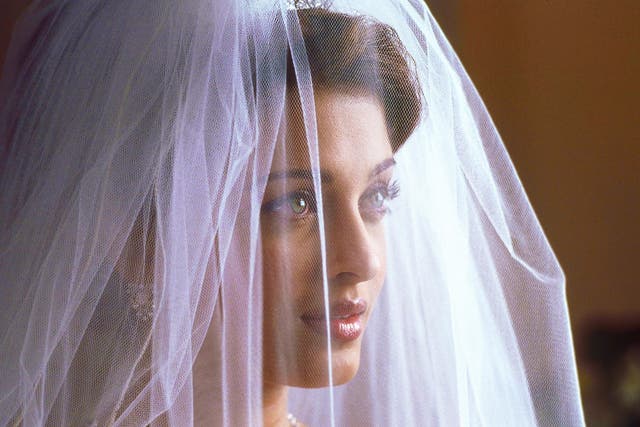 <p>Aishwarya Rai in ‘Bride & Prejudice’. In the UK, brides can pay upwards of £1,000 for the most prestigious make-up artists – or those with the biggest online followings</p>
