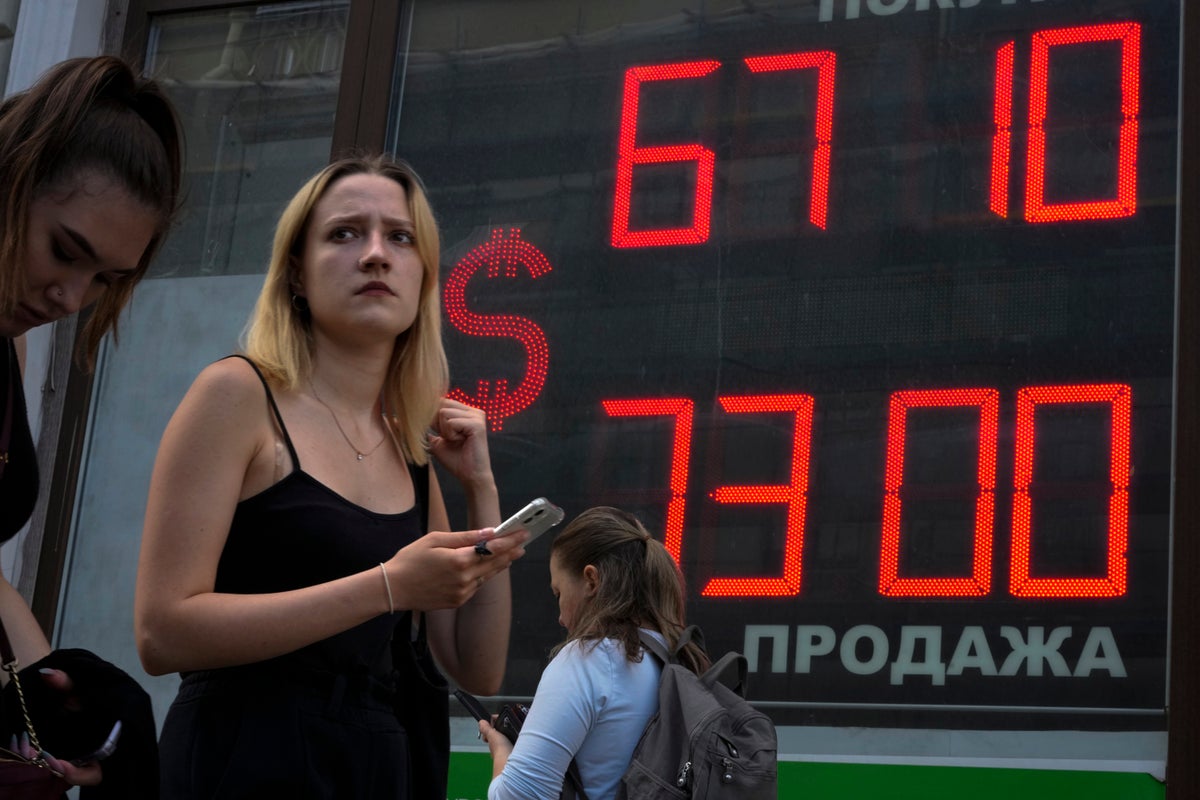 Russian GDP drops 4% in Q2 — 1st full quarter of fighting