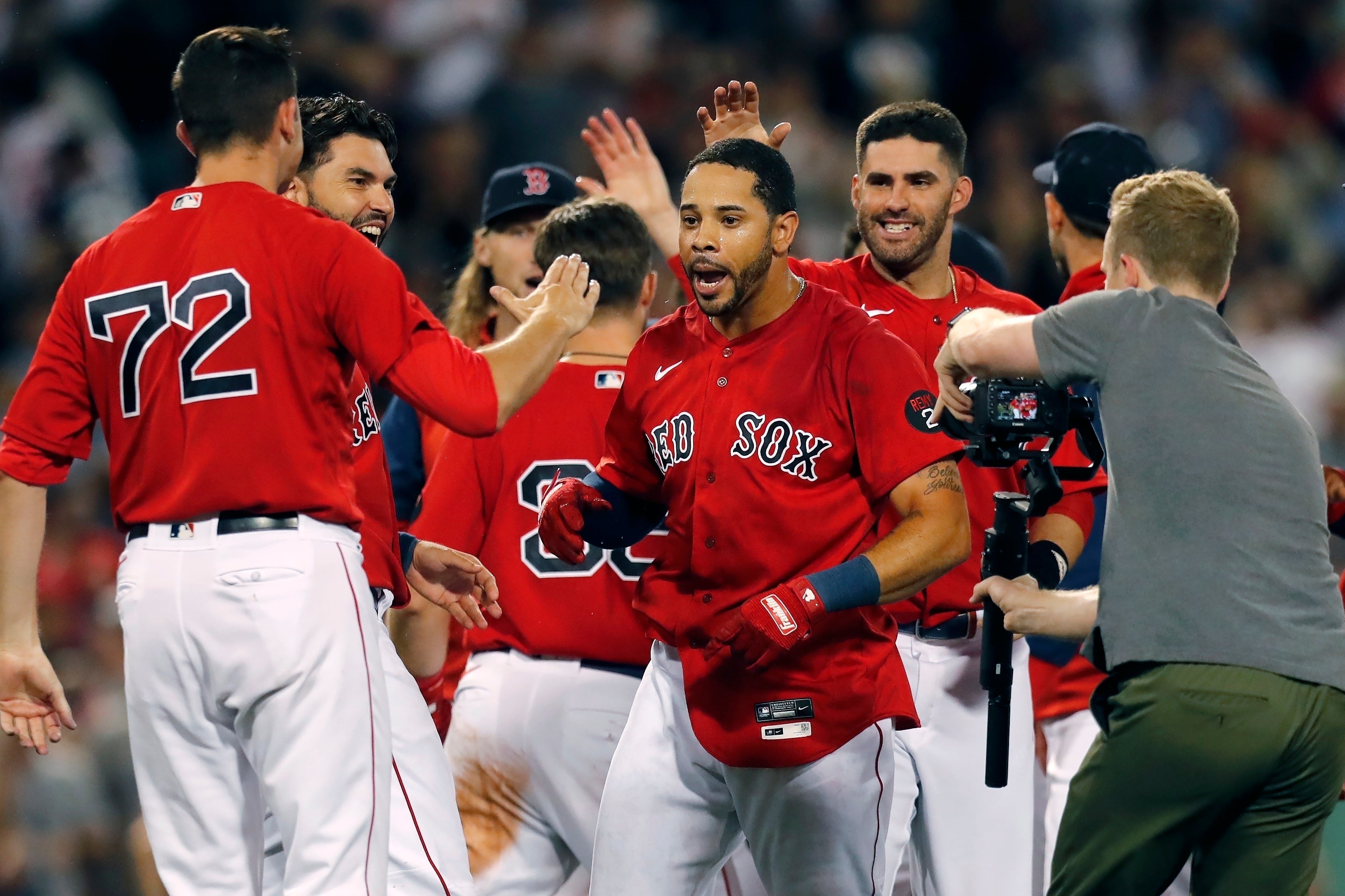 YANQUIS-MEDIAS ROJAS