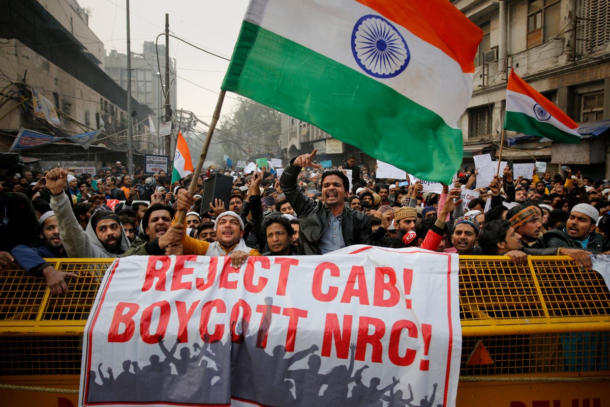 मोदीले मुस्लिमहरूलाई बाहेक आप्रवासी कानून लागू गरेपछि भारतमा विरोध प्रदर्शनहरू मोदीले मुस्लिमहरूलाई बाहेक आप्रवासी कानून लागू गरेपछि भारतमा विरोध प्रदर्शनहरू