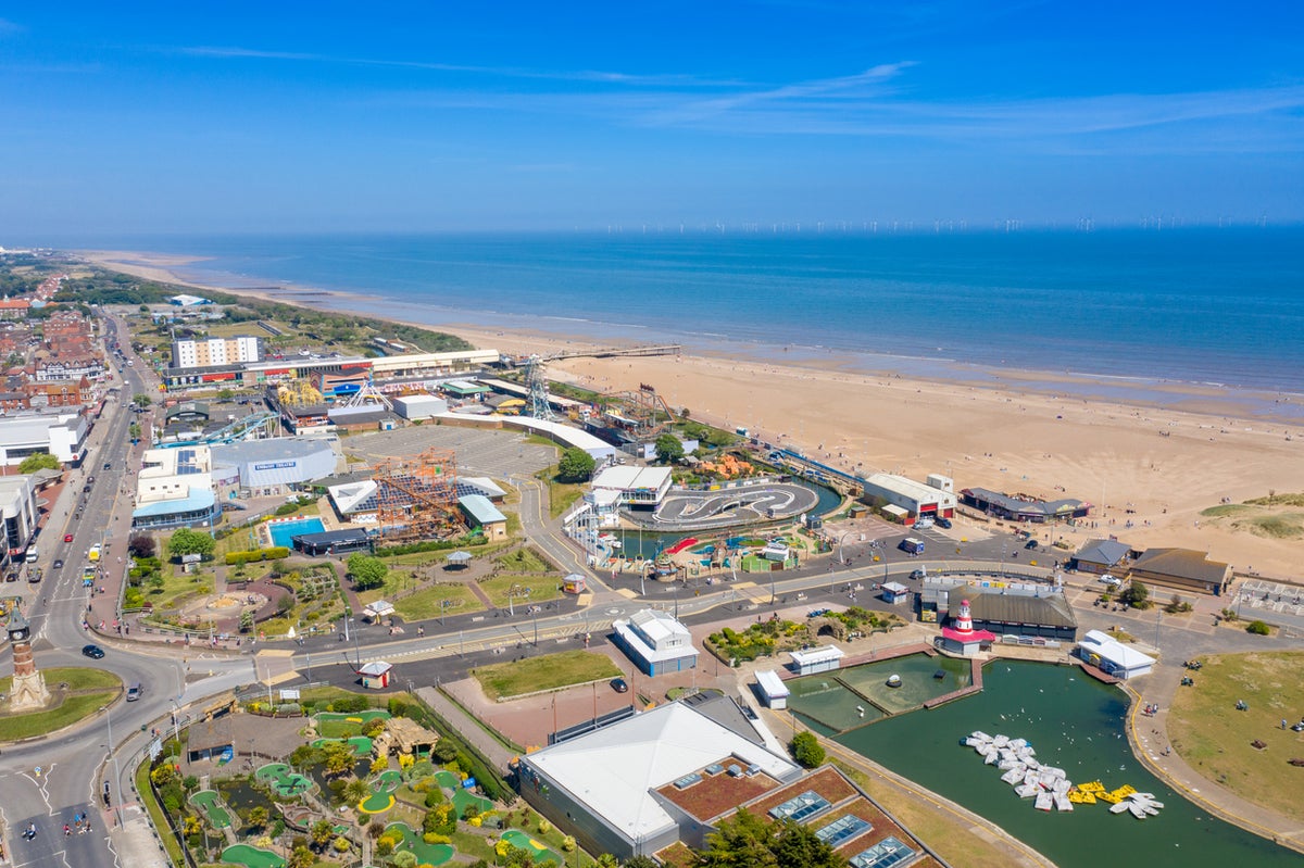 Teenage boy dies after going into sea in Skegness