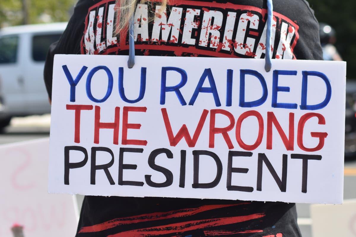 Voices: The FBI raid forced Republicans and Democrats to change their midterm strategies