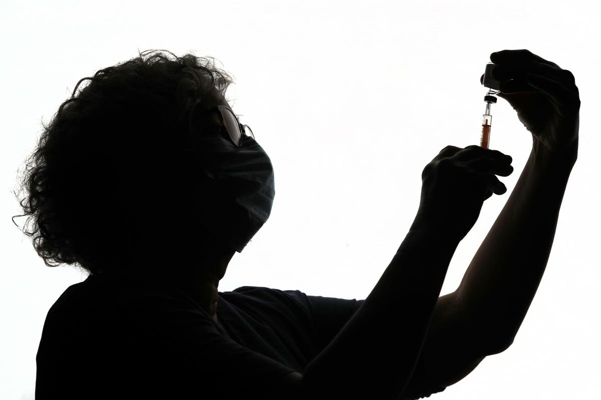 Government &lsquo;confident&rsquo; people will get &lsquo;bivalent&rsquo; jab in booster programme
