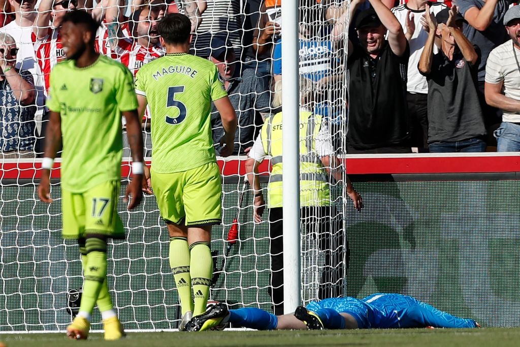 Passed out: De Gea reacts to Brentford’s first goal in United’s 4-0 loss on Saturday