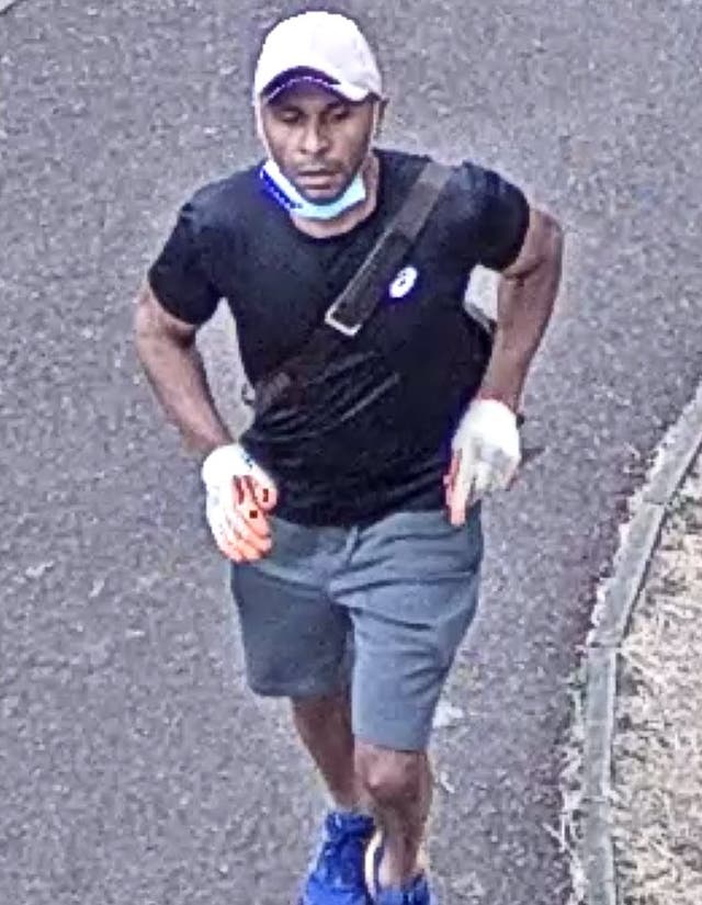 A man who was seen running from the scene of the stabbing of Thomas O’Halloran is being sought by police (Metropolitan Police/PA)