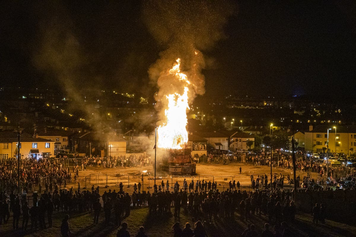 Search carried out into reports of shots fired at Derry bonfire