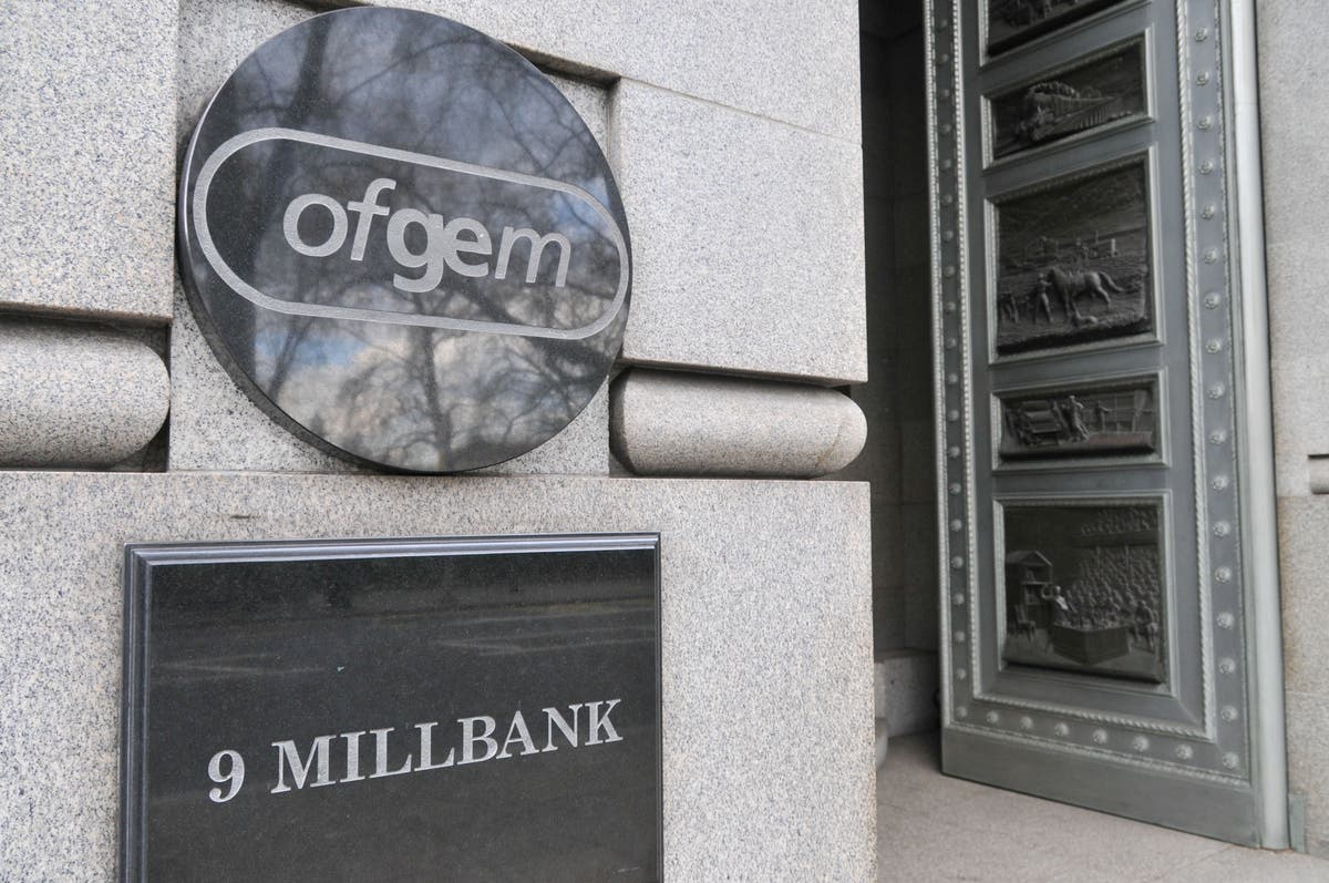Ofgem director quits over price cap as Ed Miliband says Government is &lsquo;asleep&rsquo;