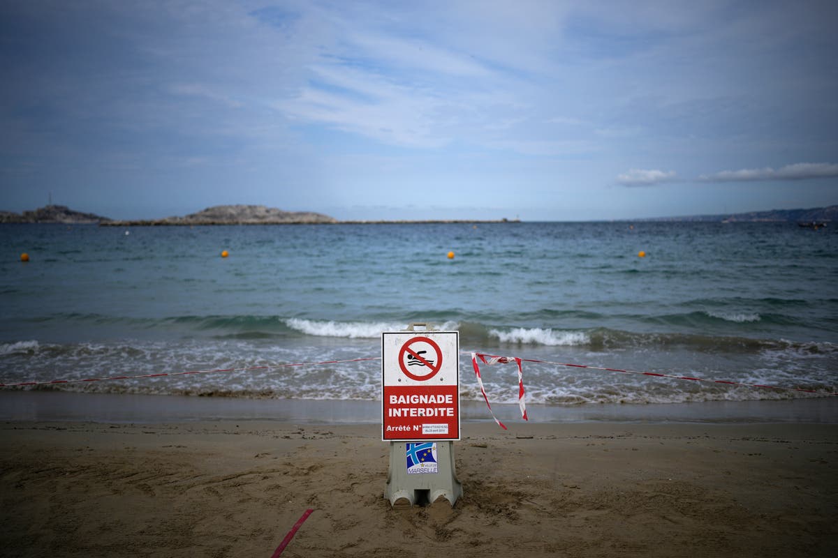 Fierce storm kills 3, injures 12 on French island of Corsica