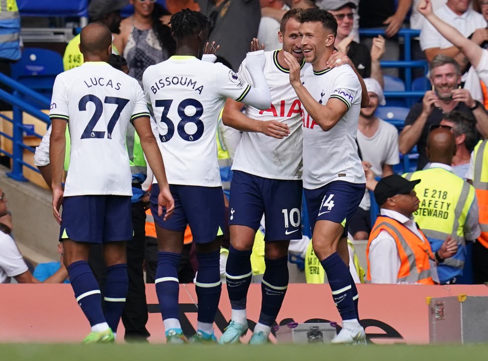 Mike Dean: I made mistake over hair-pull in Tottenham and Chelsea game