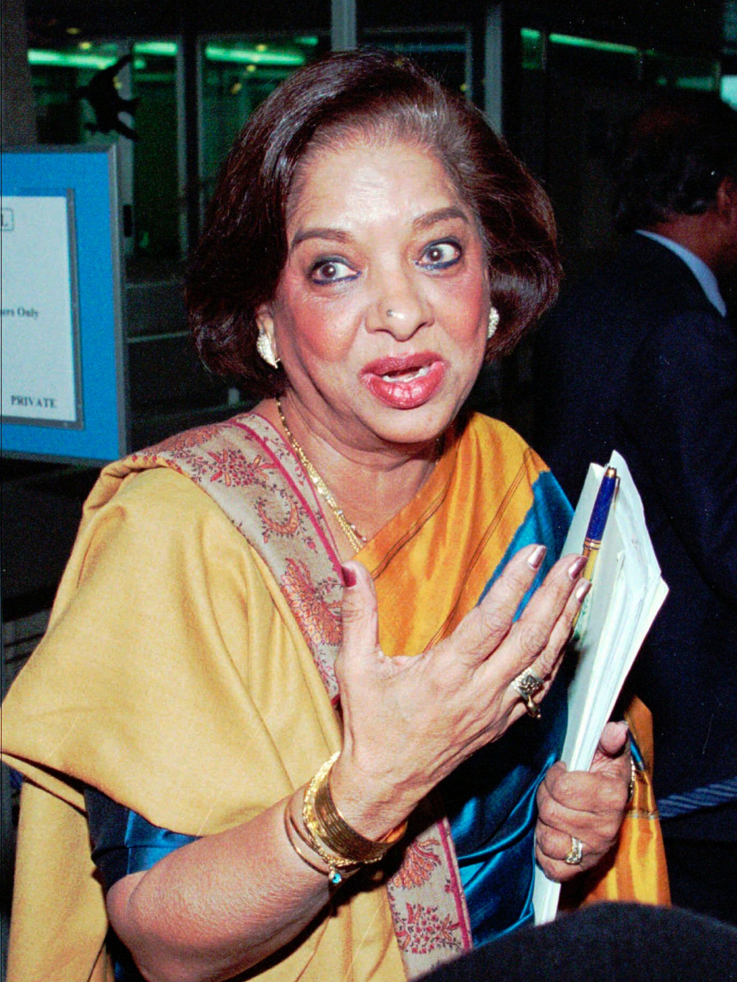 Briefing the media after her presentation at the WHO executive board at Geneva in 1998