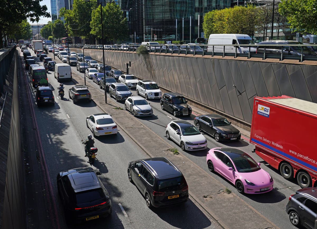 Rishi Sunak would ban new smart motorways to end ‘war on motorists’ Rishi Sunak would ban new smart motorways to end ‘war on motorists’