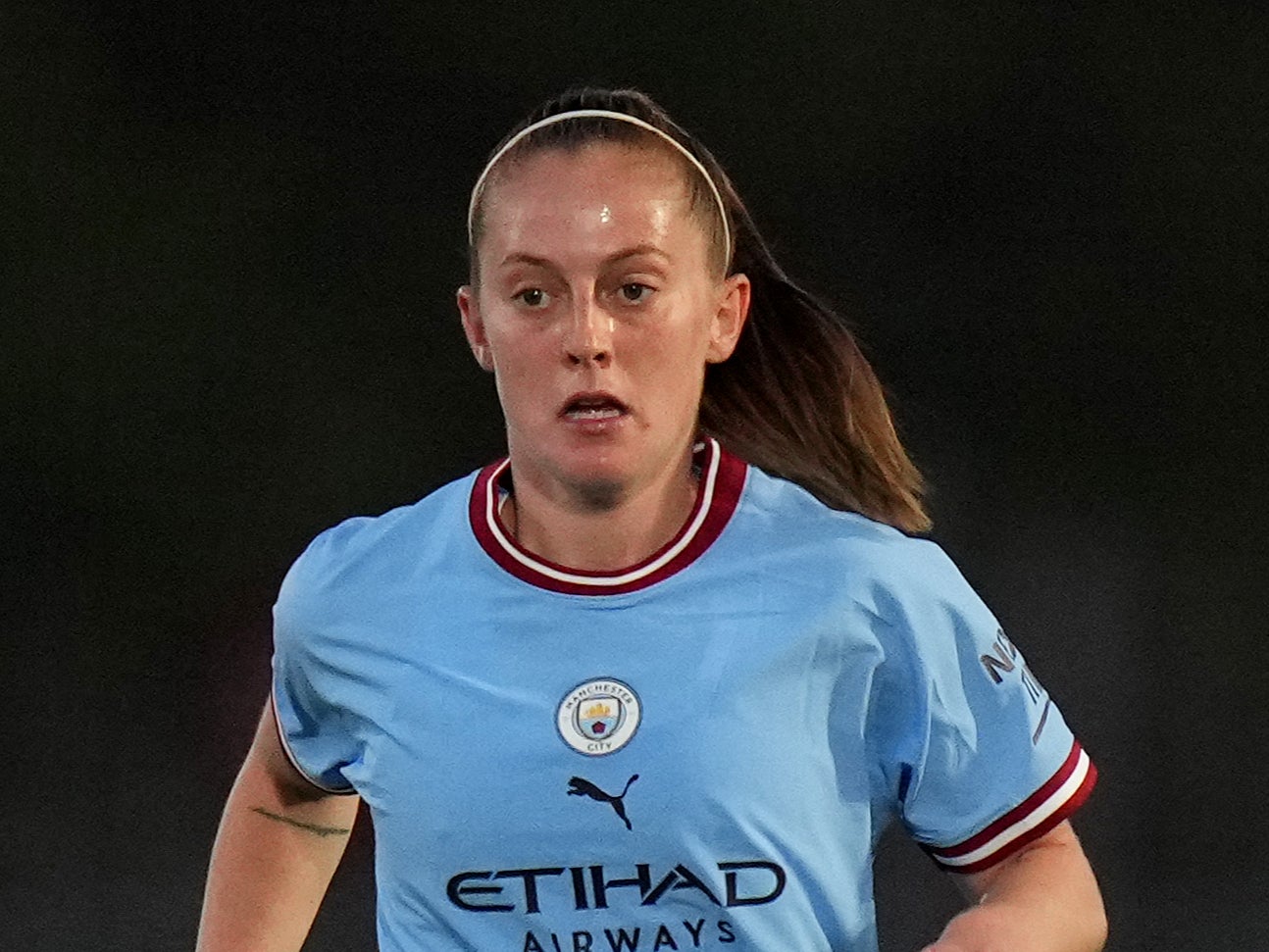 Keira Walsh of Manchester City runs with the ball