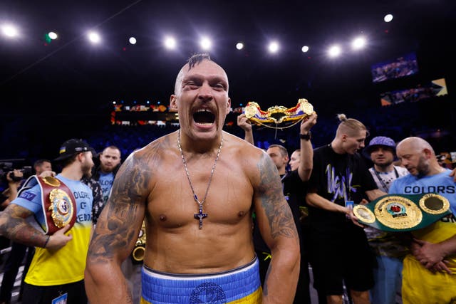 <p>Oleksandr Usyk retained his heavyweight titles by outpointing Anthony Joshua again </p>