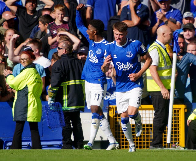 Demarai Gray, left, secured Everton’s first point of the season against Nottingham Forest (Peter Byrne/PA)