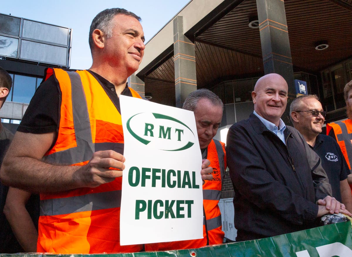 Public braced for walkouts as ministers accused of ‘dangerous’ attitude to strikes Public braced for walkouts as ministers accused of ‘dangerous’ attitude to strikes