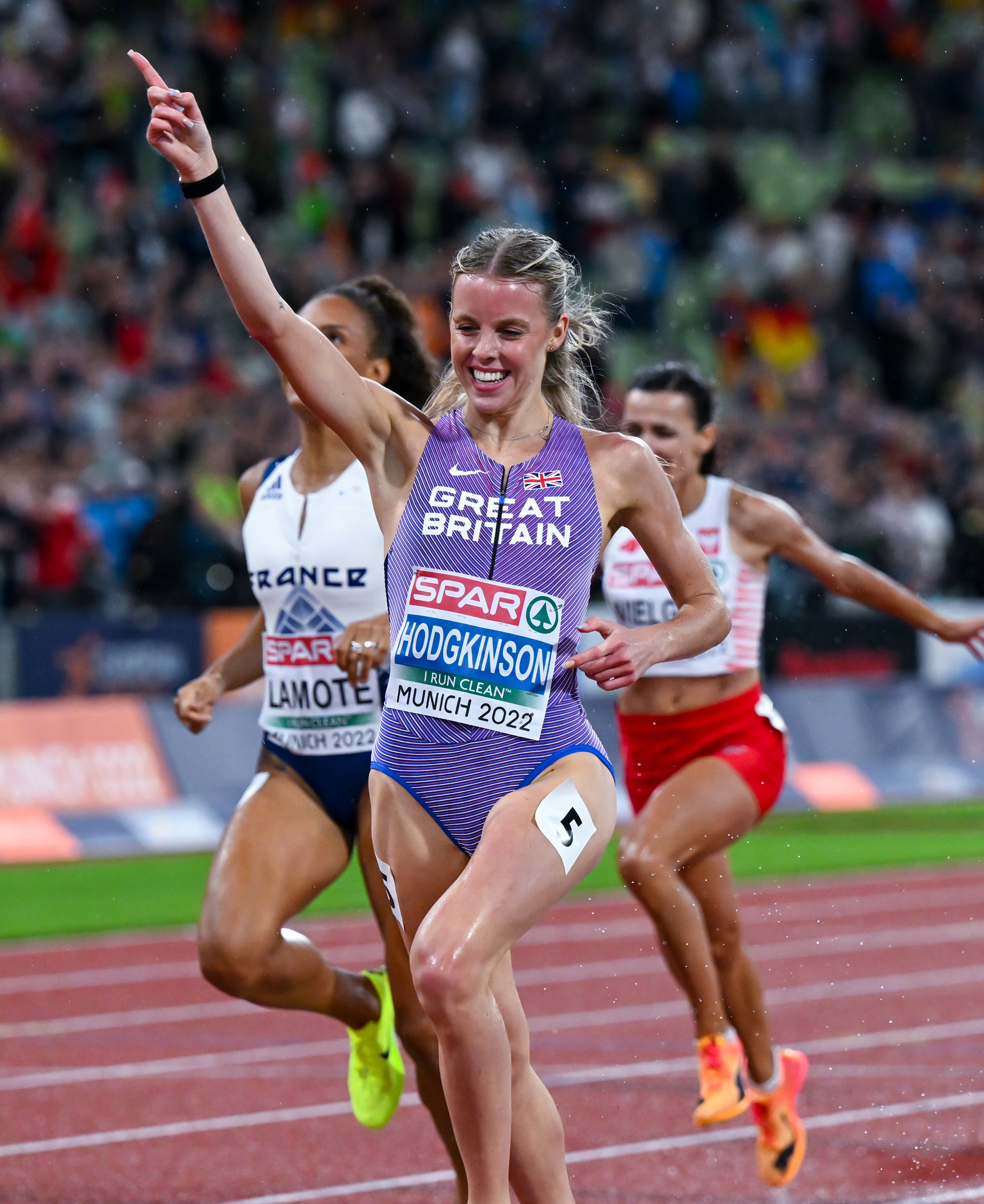 Great Britain’s Keely Hodgkinson celebrates winning the women’s 800m final at the European Championships in Munich (Sven Hoppe/DPA)