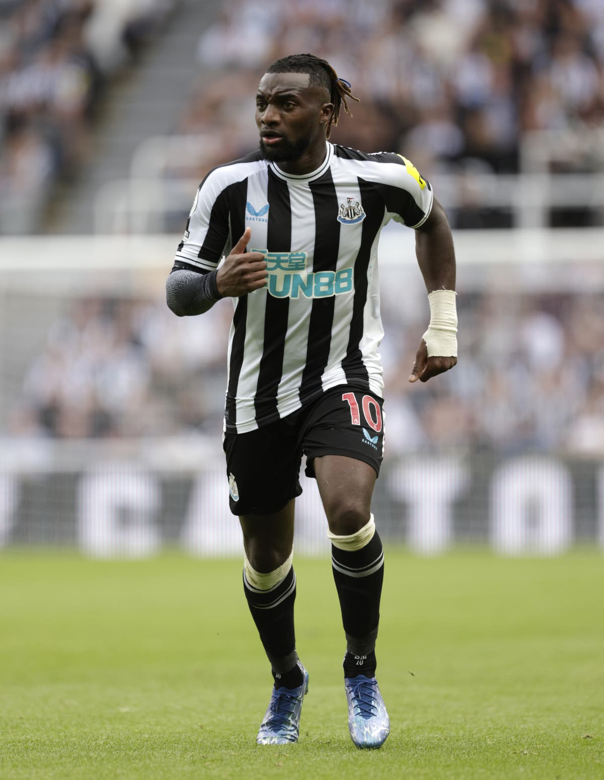 Allan Saint-Maximin warns that Newcastle can get better after pushing City close