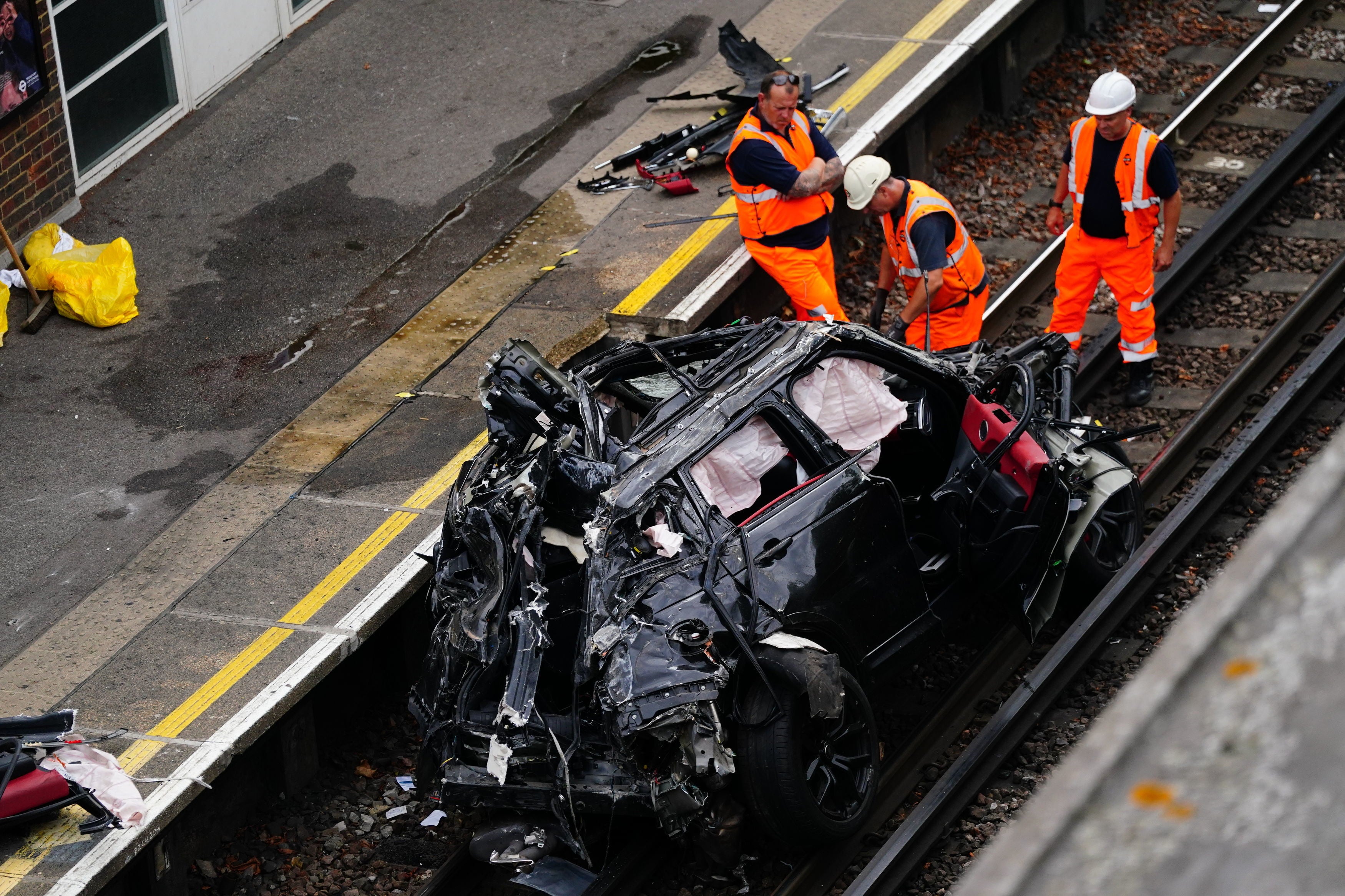 A Range Rover ended up on the railway tracks of the Piccadilly line at Park Royal underground station