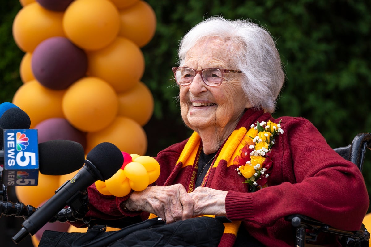 https://static.independent.co.uk/2022/08/22/16/Loyola-Sister_Jean_99470.jpg?width=1200&height=800&crop=1200:800