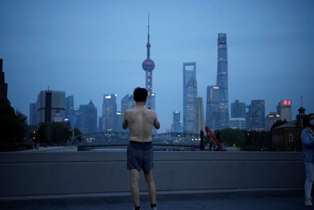 <p>A dimmed Shanhai waterfront on Monday evening </p>