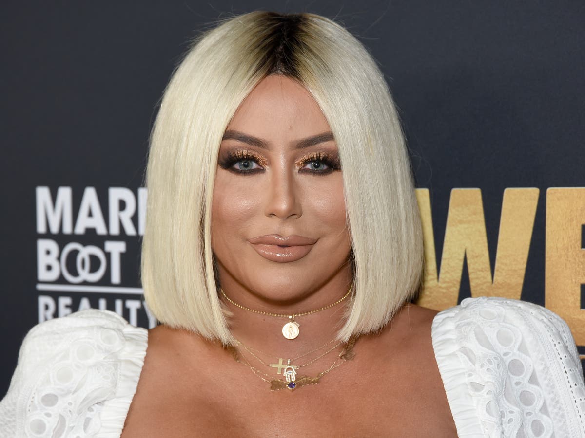 Aubrey O&rsquo;Day defends herself after being accused of photoshopping vacation pictures: &lsquo;Respect my aesthetic&rsquo;