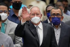 Najib seeks to remove Malaysia's top judge from graft appeal