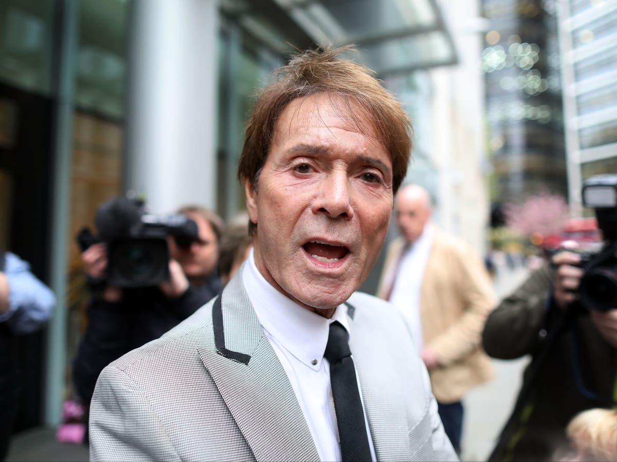 Cliff Richard says he hesitated before suing BBC over police raid filming