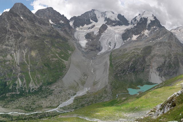 <p>What remains of the Roseg and Tschierva glaciers in Switzerland in 2022</p>