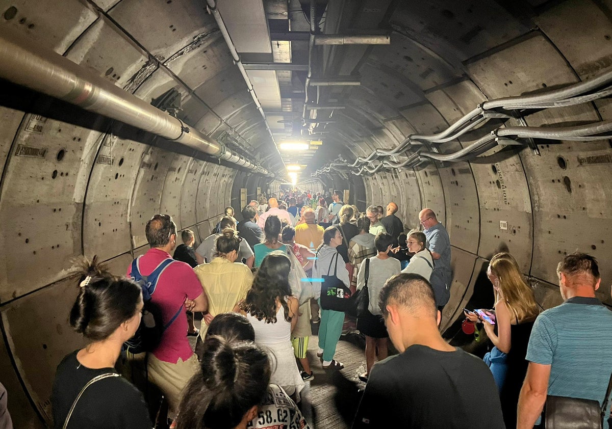 Eurotunnel passengers stranded underground for five hours thumbnail