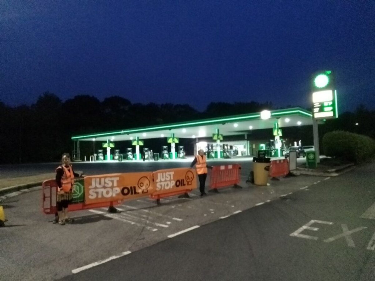 Just Stop Oil protesters arrested after blockading M25 petrol stations and damaging pumps