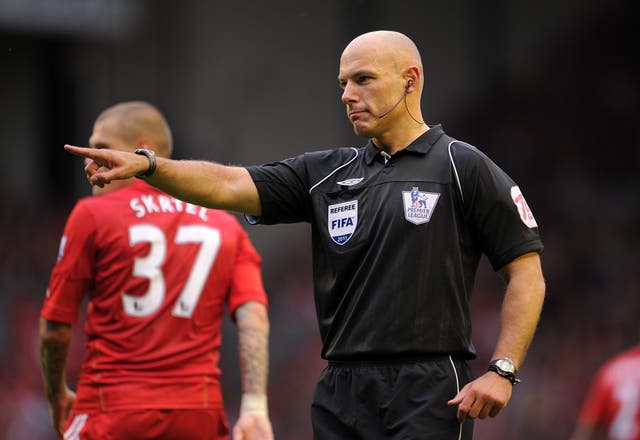 <p>Howard Webb officiated almost 300 Premier League matches during an 11-year stint in the top flight</p>