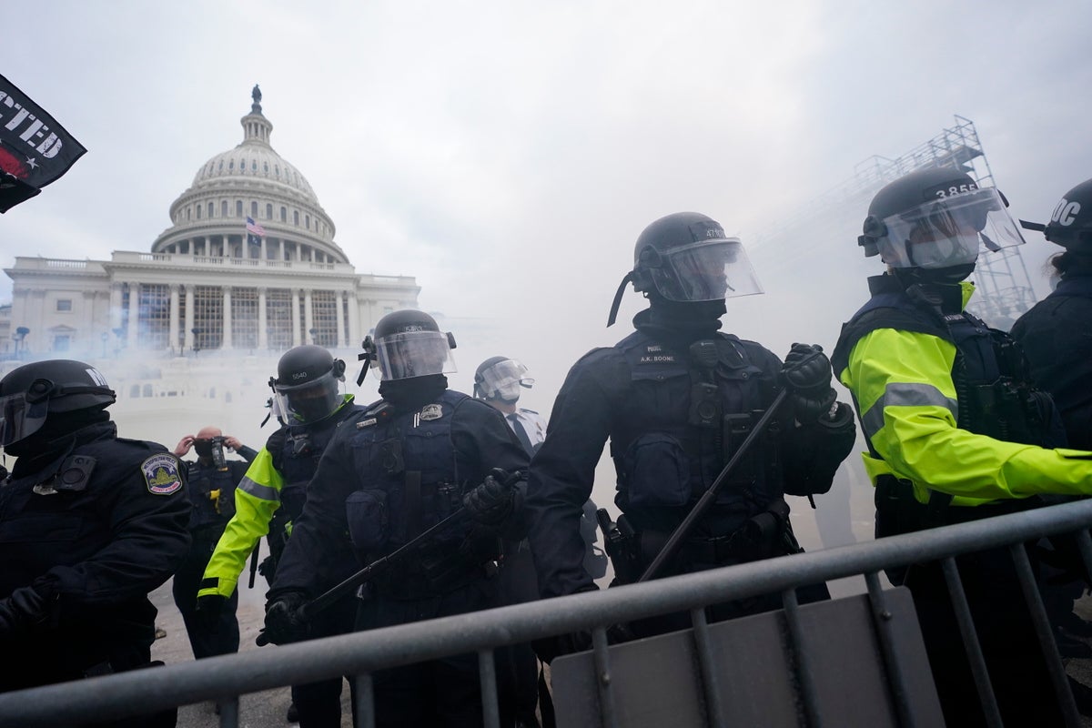 FBI: 5 militia members charged with storming Capitol